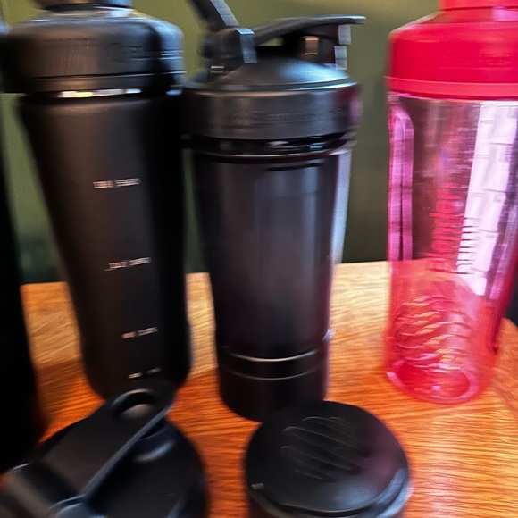 HydroJug and BlenderBottle Shaker Set - Picture 2 of 4
